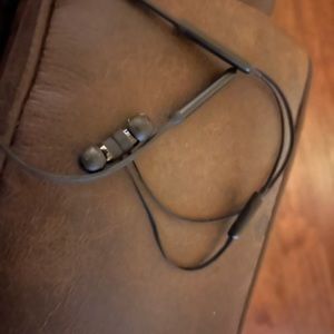 Beats by Dr Dre Flex wireless earphones